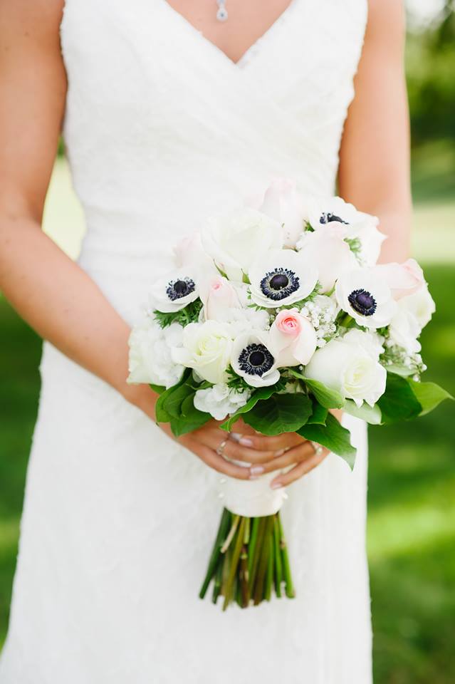 weddings-bouquets-bride-dunstable-ma